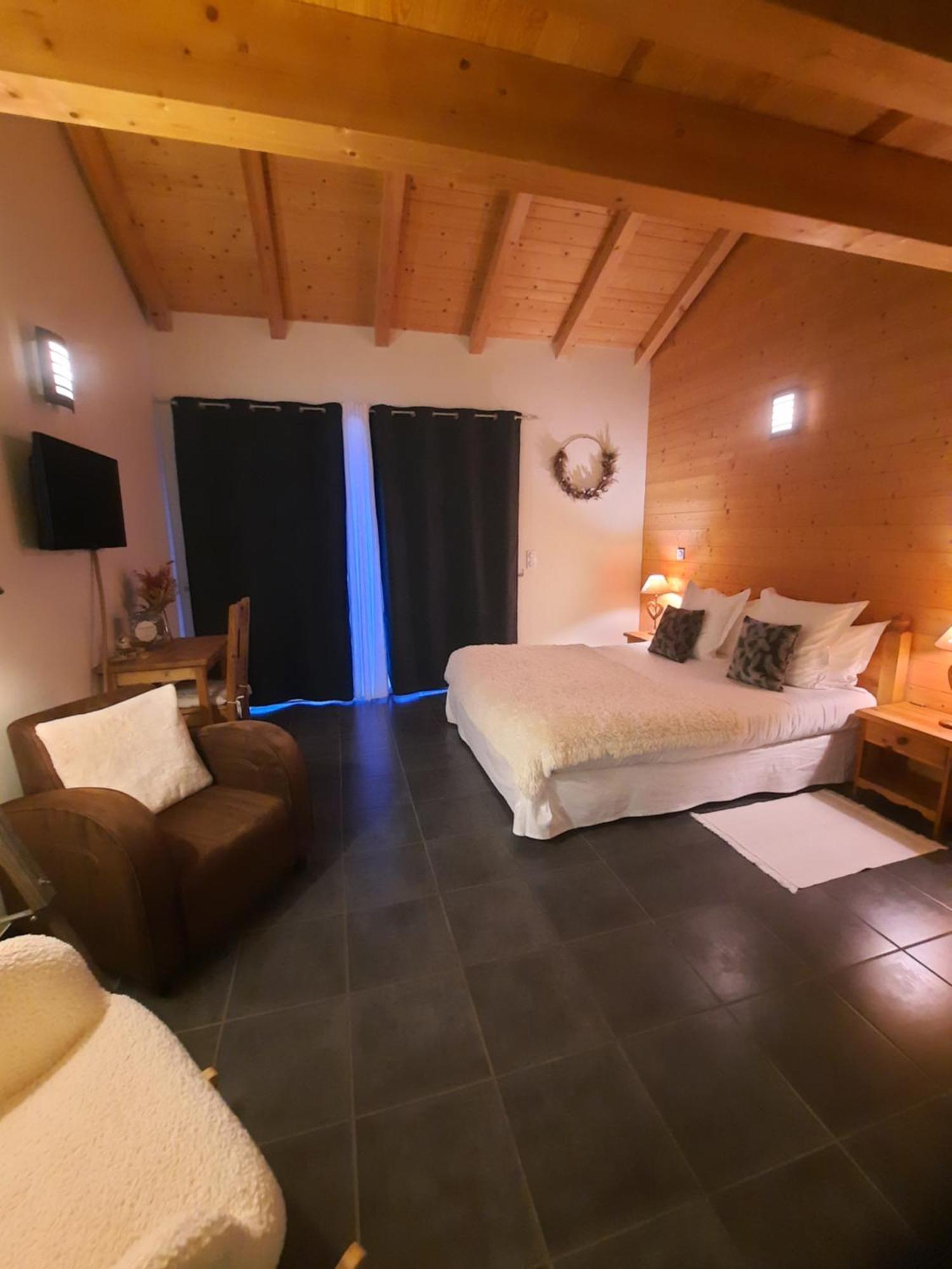 Au Coeur Des Lacs - Chambres D'Hotes Gerardmer Ruang foto